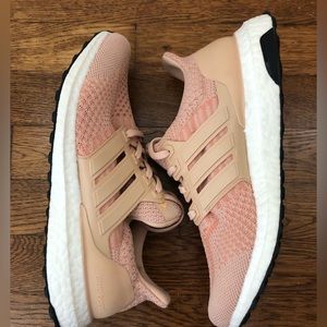 Women’s 7.5 Adidas Ultraboost
